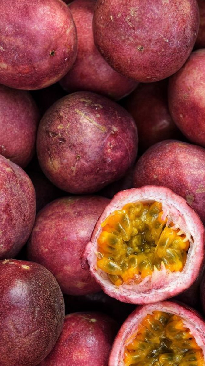 Organic Valley Grade A Premium Premium Fresh Passion Fruits - Small (250g)