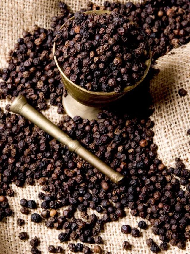 Premium Produce Grade A Farm Fresh Black Peppercorns - Large (1kg)