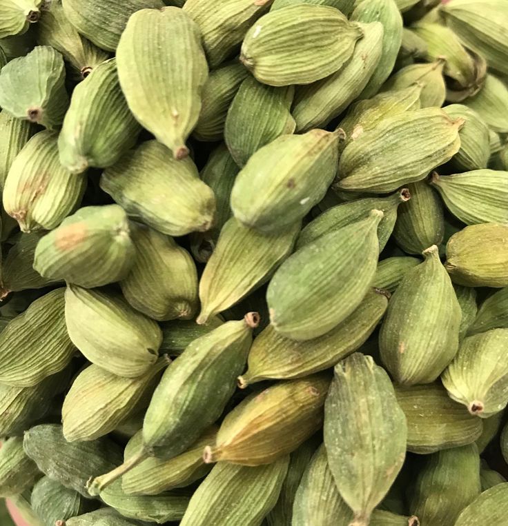 FarmMaster Organic Premium Farm Fresh Cardamom Pods - Medium (500g)