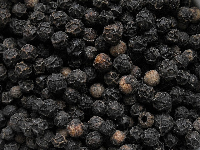 Harvest Direct Organic Premium Organic Black Peppercorns - Large (1kg)