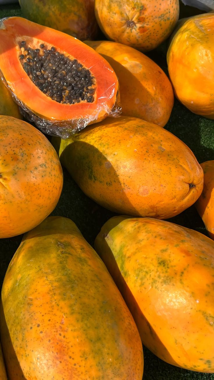 Fresh Direct Organic Ready to Eat Red Pawpaw - Medium (1kg) - Loose