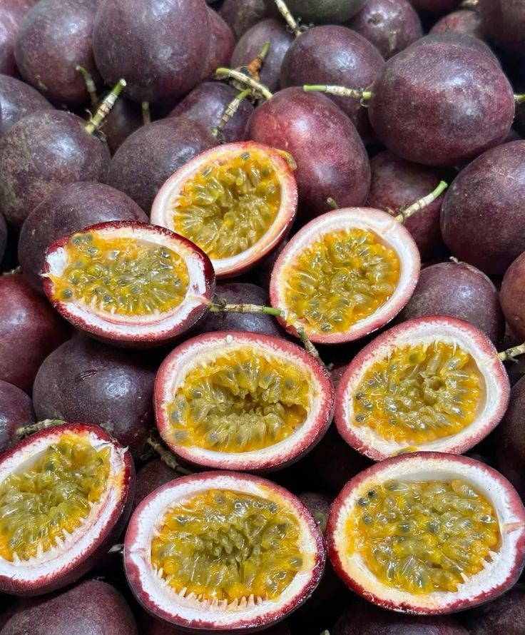 Premium Produce Grade A Premium Fresh Passion Fruits - Medium (500g)